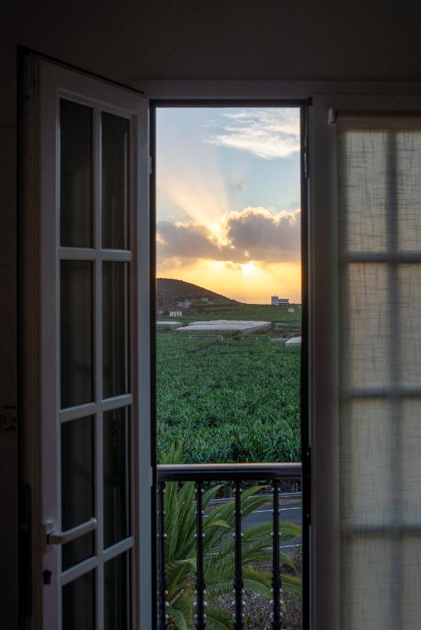 Apartamentos Leomar II Los Llanos De Aridane Ngoại thất bức ảnh